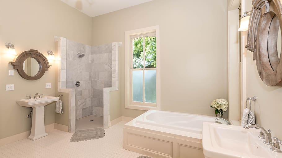 bathroom remodel tips with neutral color